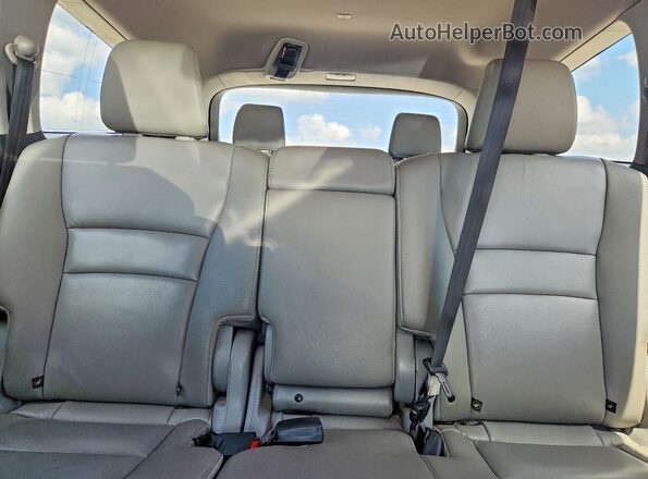5FNYF5H57HB003246 2017 HONDA PILOT Silver Vista de los asientos traseros