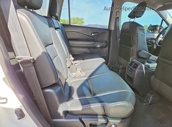 5FNYF5H58HB025644 2017 HONDA PILOT White Rear interior view