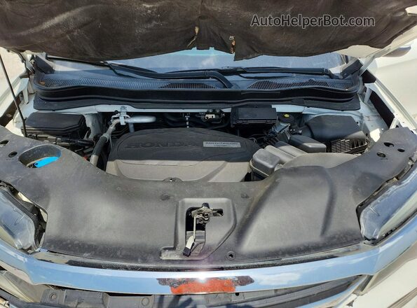 5FNYF5H58JB017257 2018 HONDA PILOT White Rear interior view