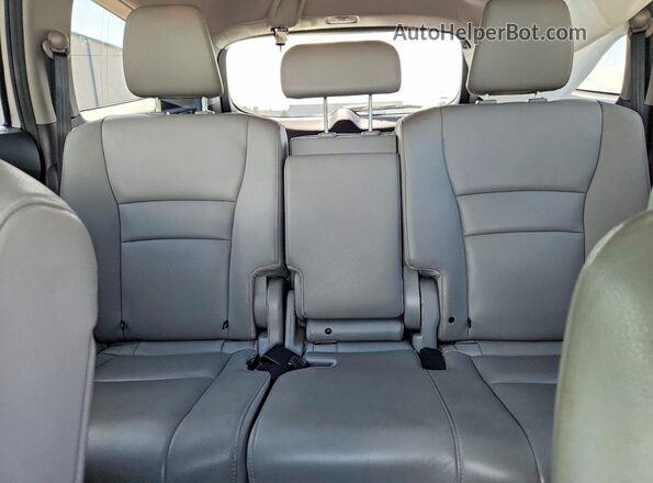 5FNYF5H58JB018747 2018 HONDA PILOT Silver უკანა სავარძლების ხედი