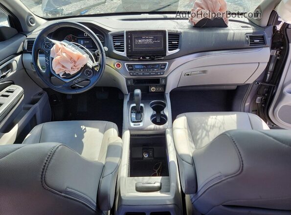 5FNYF5H59JB018790 2018 HONDA PILOT Gray Widok deski rozdzielczej