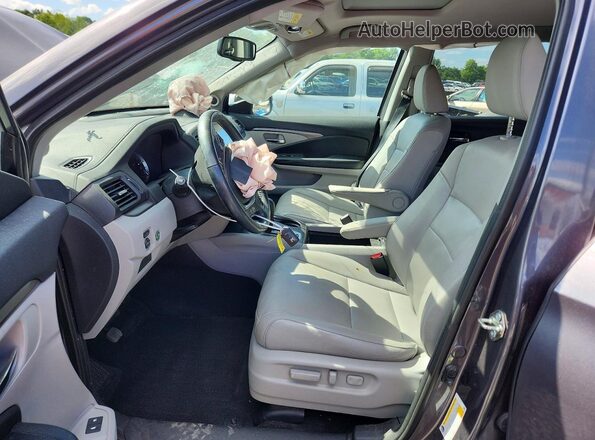 5FNYF5H59JB018790 2018 HONDA PILOT Gray Widok wnętrza z przodu