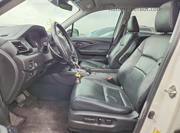 5FNYF5H61KB019877 2019 HONDA PILOT White Vista interior delantera