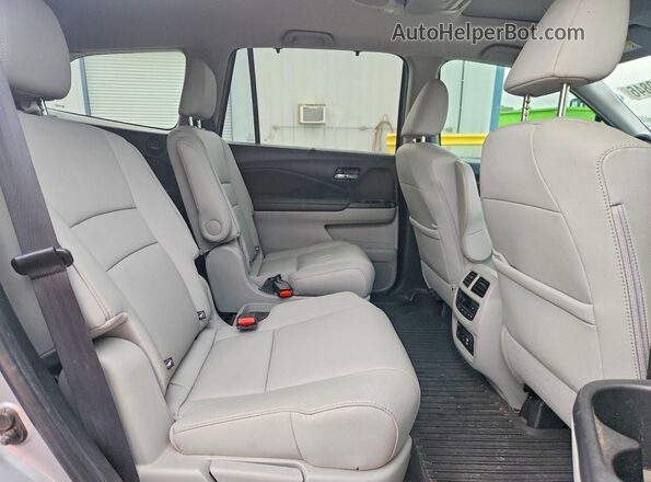 5FNYF5H63MB017678 2021 HONDA PILOT Silver Widok wnętrza z tyłu