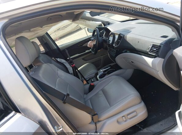 5FNYF5H69KB030772 2019 HONDA PILOT Серебряный Вид салона спереди