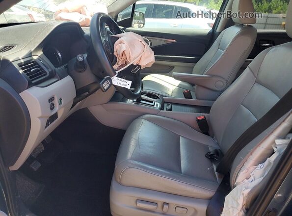 5FNYF5H6XJB005457 2018 HONDA PILOT Blue Front interior view