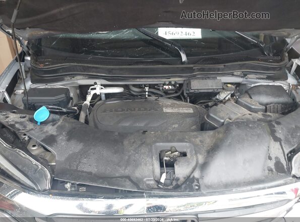 5FNYF5H70JB013706 2018 HONDA PILOT Silver Widok z tyłu