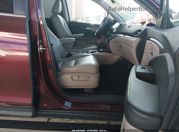 5FNYF5H82JB012226 2018 HONDA PILOT Красный Вид салона спереди