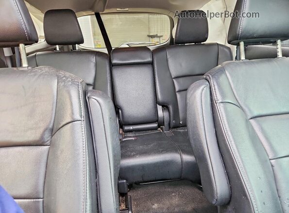 5FNYF5H90JB009558 2018 HONDA PILOT Black Rear seats view