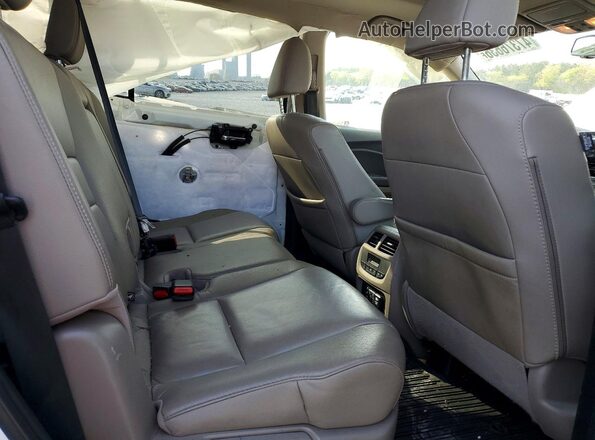 5FNYF5H91JB022609 2018 HONDA PILOT White Widok tylnych siedzeń
