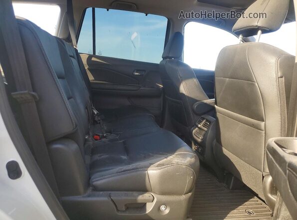 5FNYF5H93HB007698 2017 HONDA PILOT White უკანა სალონის ხედი