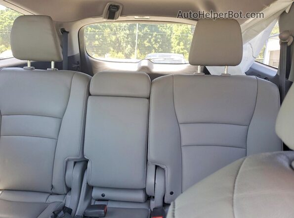 5FNYF5H96JB014215 2018 HONDA PILOT Silver Vista de los asientos traseros