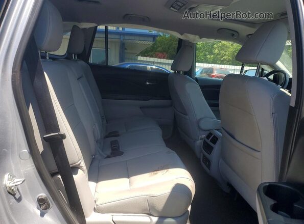 5FNYF5H96JB014215 2018 HONDA PILOT Silver Vista interior trasera