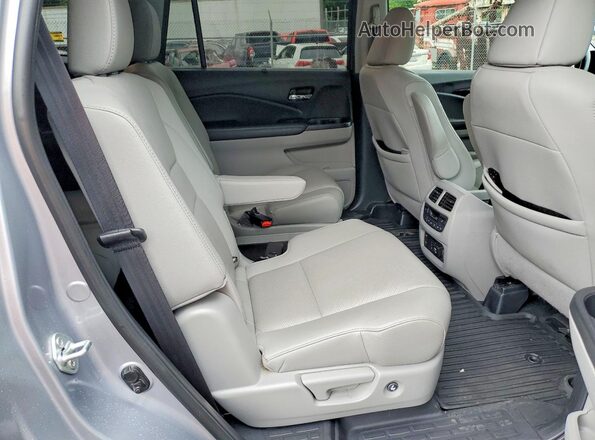 5FNYF6H01NB034496 2022 HONDA PILOT Серебряный Вид задней части салона