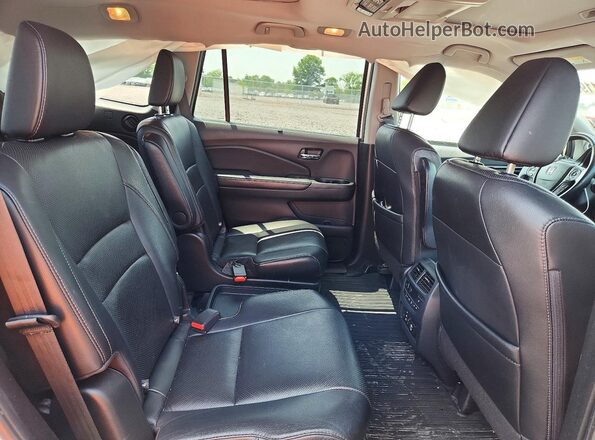 5FNYF6H03JB044411 2018 HONDA PILOT White Rear seats view