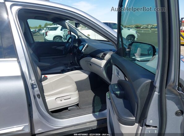 5FNYF6H04JB012776 2018 HONDA PILOT Silver Widok wnętrza z przodu