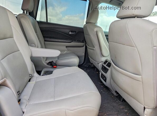 5FNYF6H05JB041882 2018 HONDA PILOT Teal Սալոնի հետևի տեսք