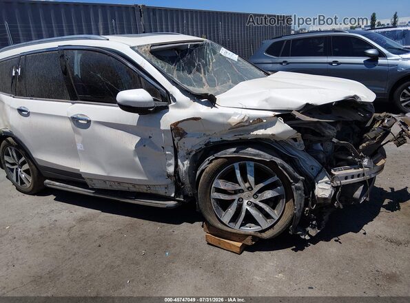 5FNYF6H06JB003027 2018 HONDA PILOT White 