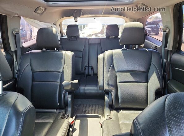 5FNYF6H0XHB068375 2017 HONDA PILOT Black Rear seats view