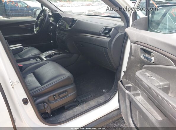 5FNYF6H25NB010347 2022 HONDA PILOT White Front interior view
