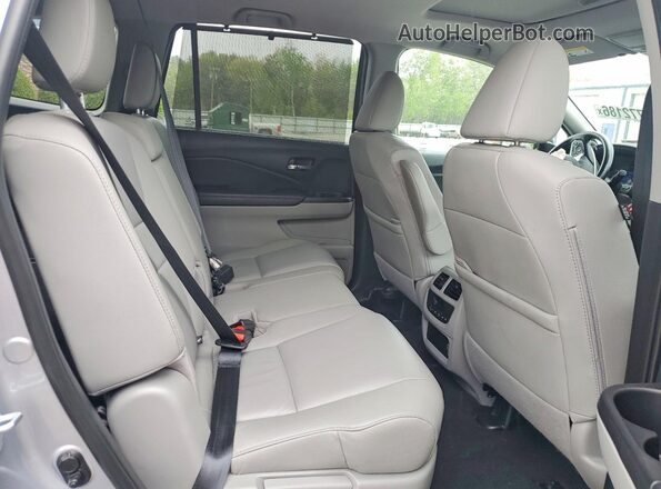 5FNYF6H27MB082911 2021 HONDA PILOT Gray Widok wnętrza z tyłu