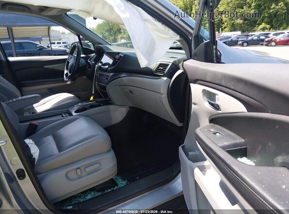 5FNYF6H28NB095233 2022 HONDA PILOT Silver Front interior view
