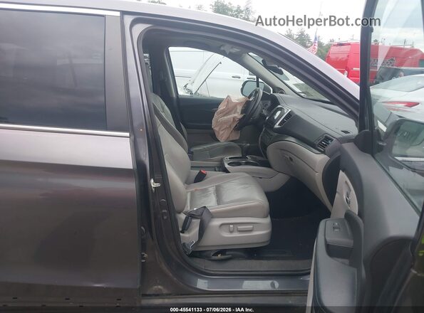 5FNYF6H50HB036692 2017 HONDA PILOT Gray Вид салону спереду