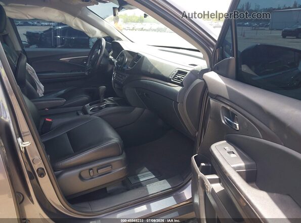 5FNYF6H52LB033477 2020 HONDA PILOT Gray Front interior view