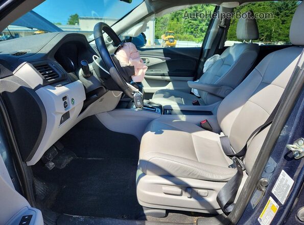 5FNYF6H52LB057925 2020 HONDA PILOT Blue Front interior view