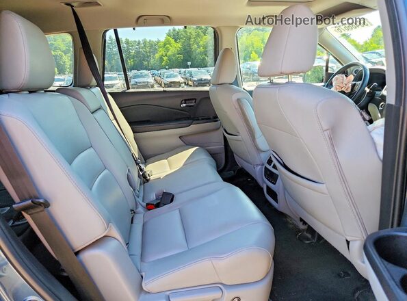 5FNYF6H52LB057925 2020 HONDA PILOT Blue Rear interior view