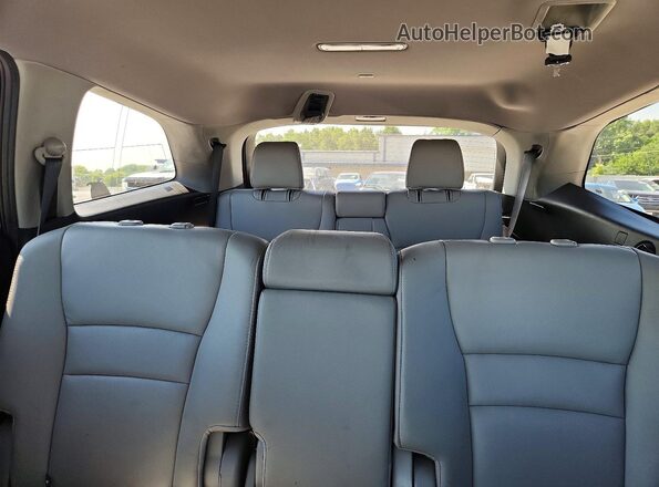 5FNYF6H53HB019403 2017 HONDA PILOT Gray Widok tylnych siedzeń