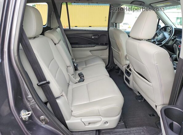 5FNYF6H53KB035544 2019 HONDA PILOT Gray Widok wnętrza z tyłu