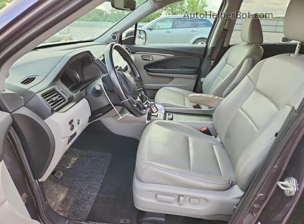 5FNYF6H53KB035544 2019 HONDA PILOT Gray Widok wnętrza z przodu