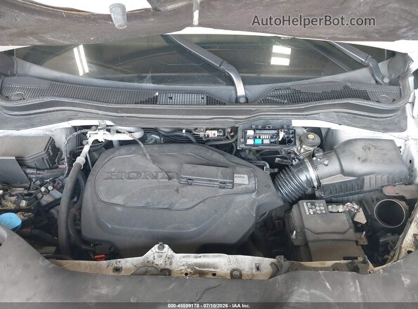 5FNYF6H53KB063389 2019 HONDA PILOT White Rear view