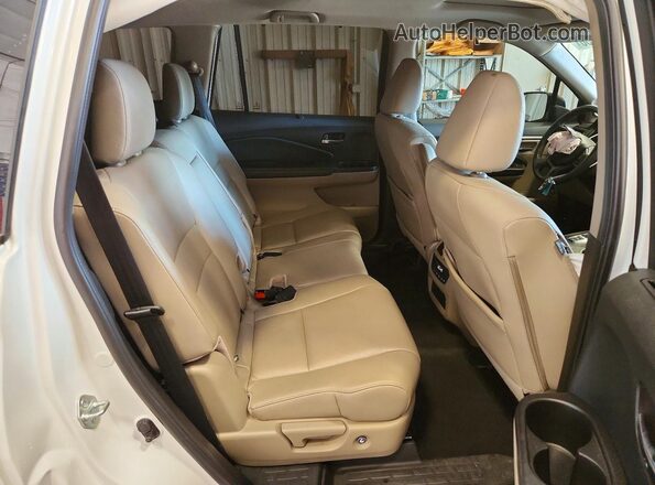 5FNYF6H53NB015153 2022 HONDA PILOT White Widok wnętrza z tyłu