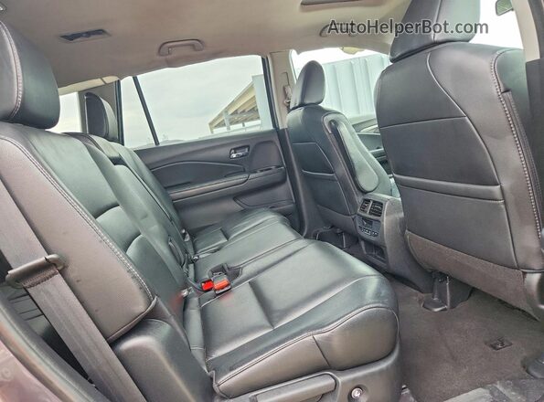 5FNYF6H54JB002776 2018 HONDA PILOT Gray Widok wnętrza z tyłu