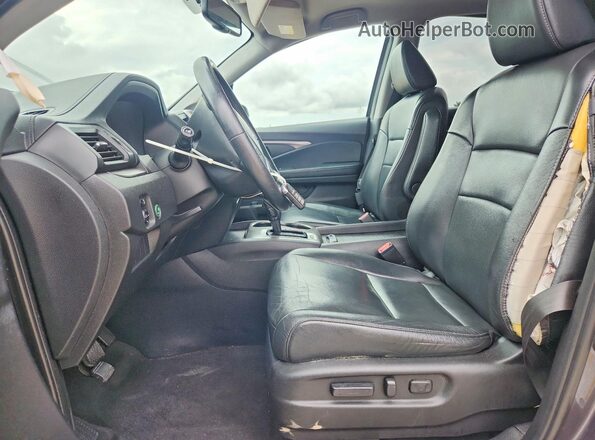 5FNYF6H54JB002776 2018 HONDA PILOT Gray Widok wnętrza z przodu