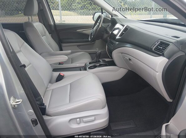 5FNYF6H54JB072746 2018 HONDA PILOT Silver Вид салону спереду