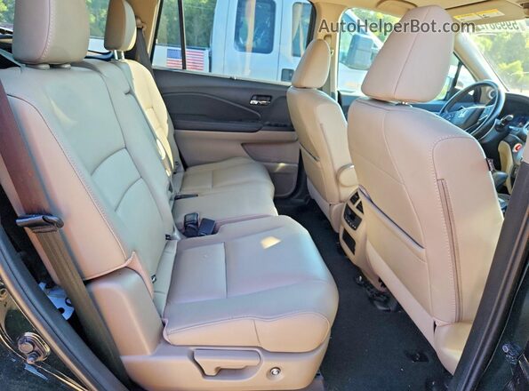 5FNYF6H54KB089290 2019 HONDA PILOT Green Вид задньої частини салону