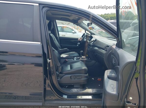 5FNYF6H55KB100006 2019 HONDA PILOT Black Front interior view
