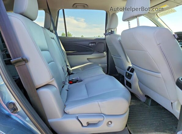 5FNYF6H57JB025291 2018 HONDA PILOT Blue უკანა სალონის ხედი