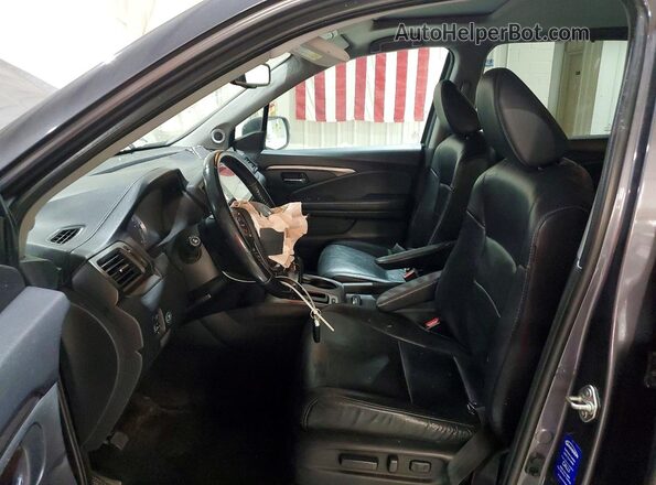 5FNYF6H58JB053326 2018 HONDA PILOT Gray Widok wnętrza z przodu