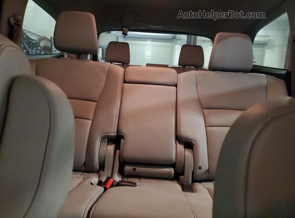 5FNYF6H59KB012768 2019 HONDA PILOT Silver Вид задніх сидінь