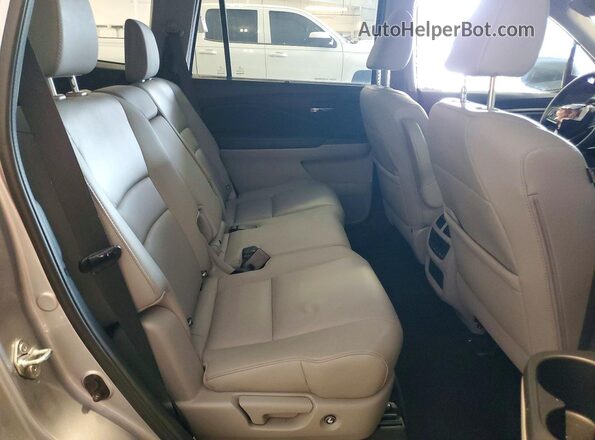 5FNYF6H59KB012768 2019 HONDA PILOT Silver Вид задньої частини салону