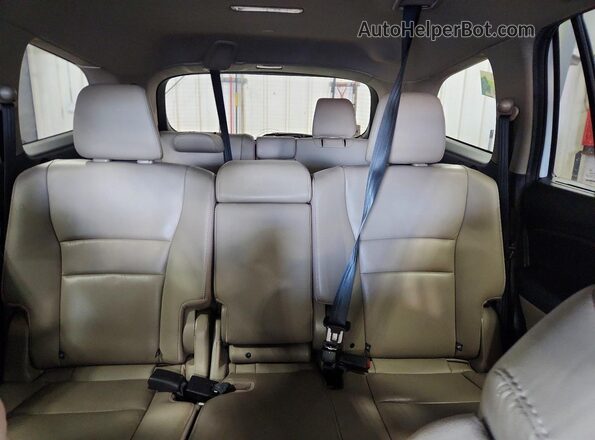 5FNYF6H59LB012965 2020 HONDA PILOT White Vista de los asientos traseros