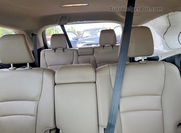 5FNYF6H5XHB057842 2017 HONDA PILOT White Widok tylnych siedzeń
