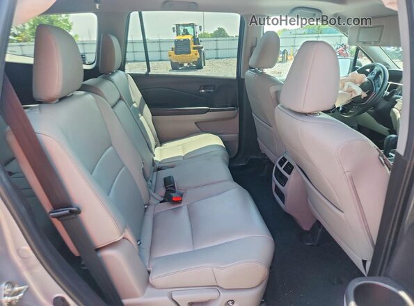 5FNYF6H5XJB014415 2018 HONDA PILOT Silver უკანა სალონის ხედი