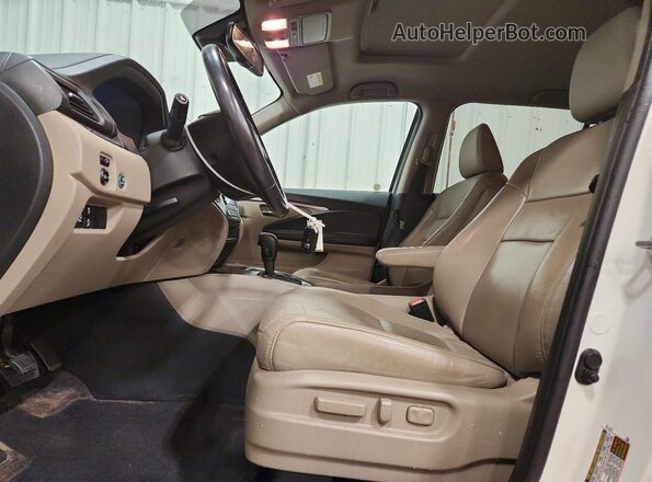 5FNYF6H63HB086284 2017 HONDA PILOT White Front interior view