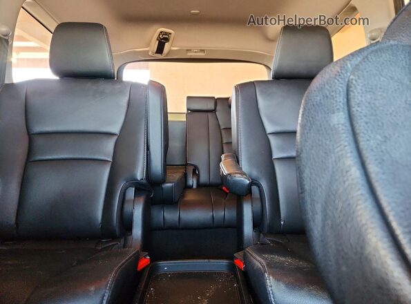 5FNYF6H63KB068343 2019 HONDA PILOT White Vista de los asientos traseros