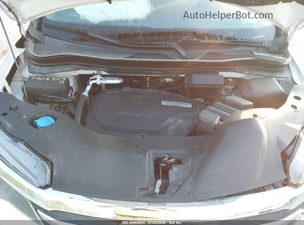 5FNYF6H89JB070047 2018 HONDA PILOT White Rear view